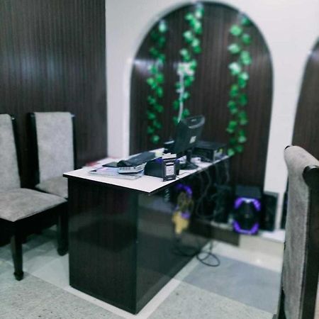 Oyo Mosaic Hotel And Restaurant Gonda Εξωτερικό φωτογραφία