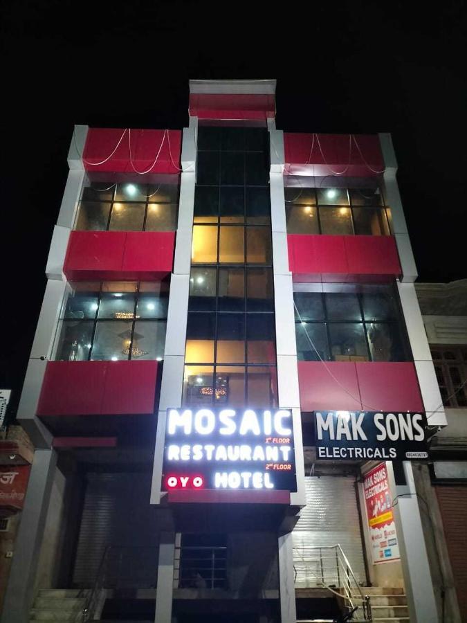 Oyo Mosaic Hotel And Restaurant Gonda Εξωτερικό φωτογραφία