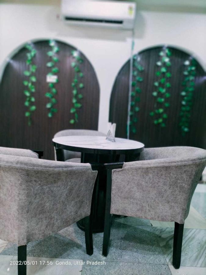 Oyo Mosaic Hotel And Restaurant Gonda Εξωτερικό φωτογραφία