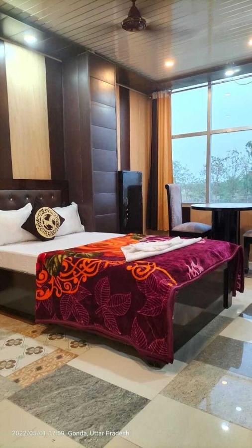 Oyo Mosaic Hotel And Restaurant Gonda Εξωτερικό φωτογραφία